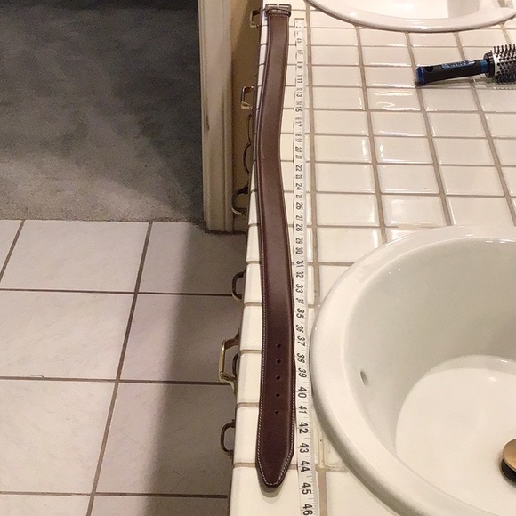 Kirkland signature 38/40 full grain leather belt used - Picture 9 of 13